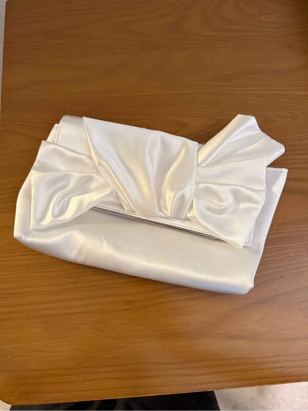 Jewel Badgley Mischka Ivory Satin Bow Clutch